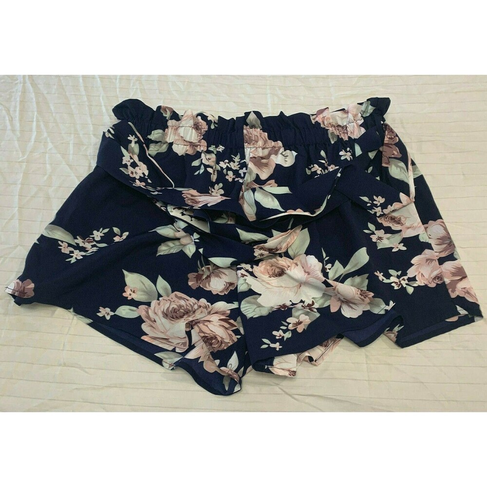SHEIN WOMENS SHORTS SIZE XL